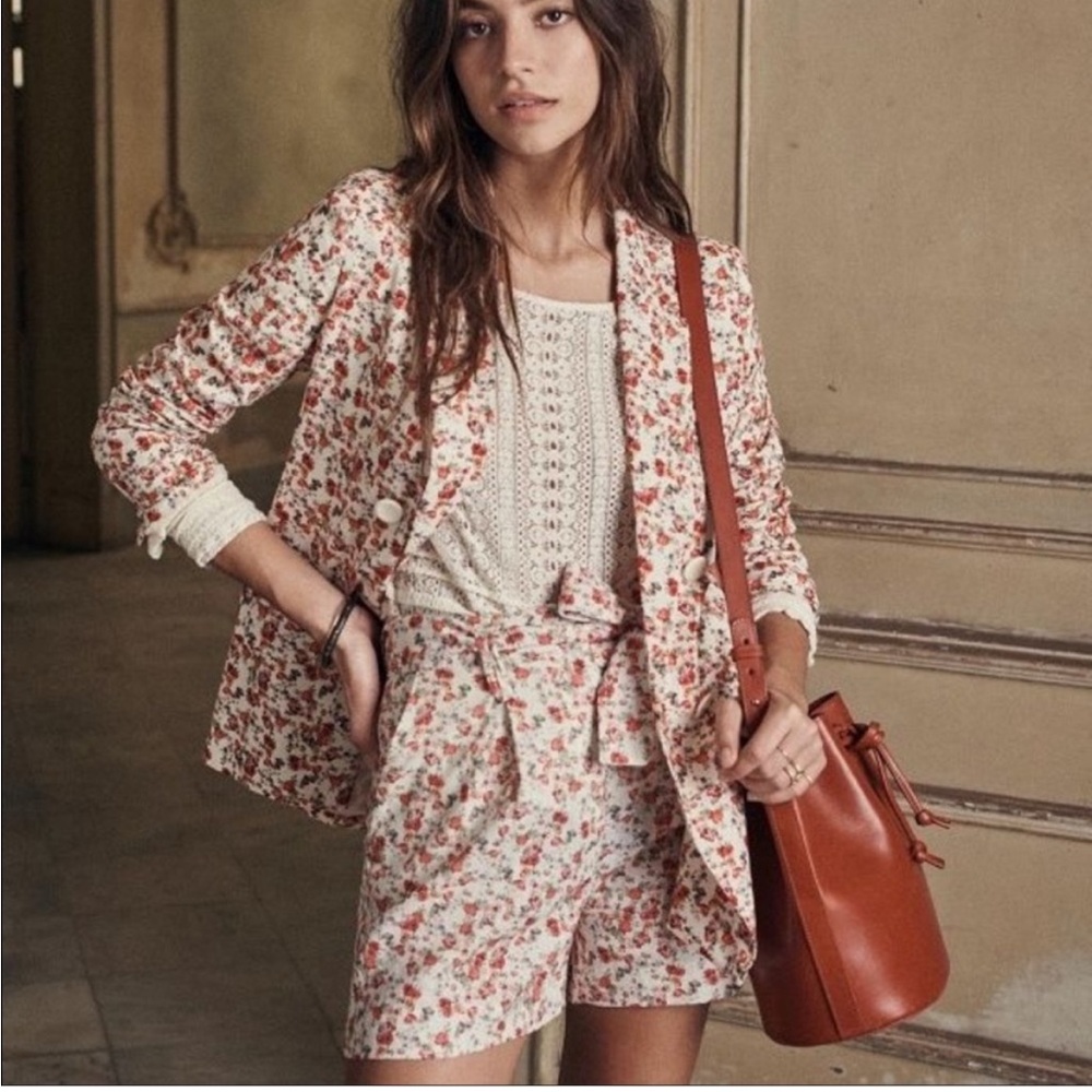 ✨Sezane Floral Short